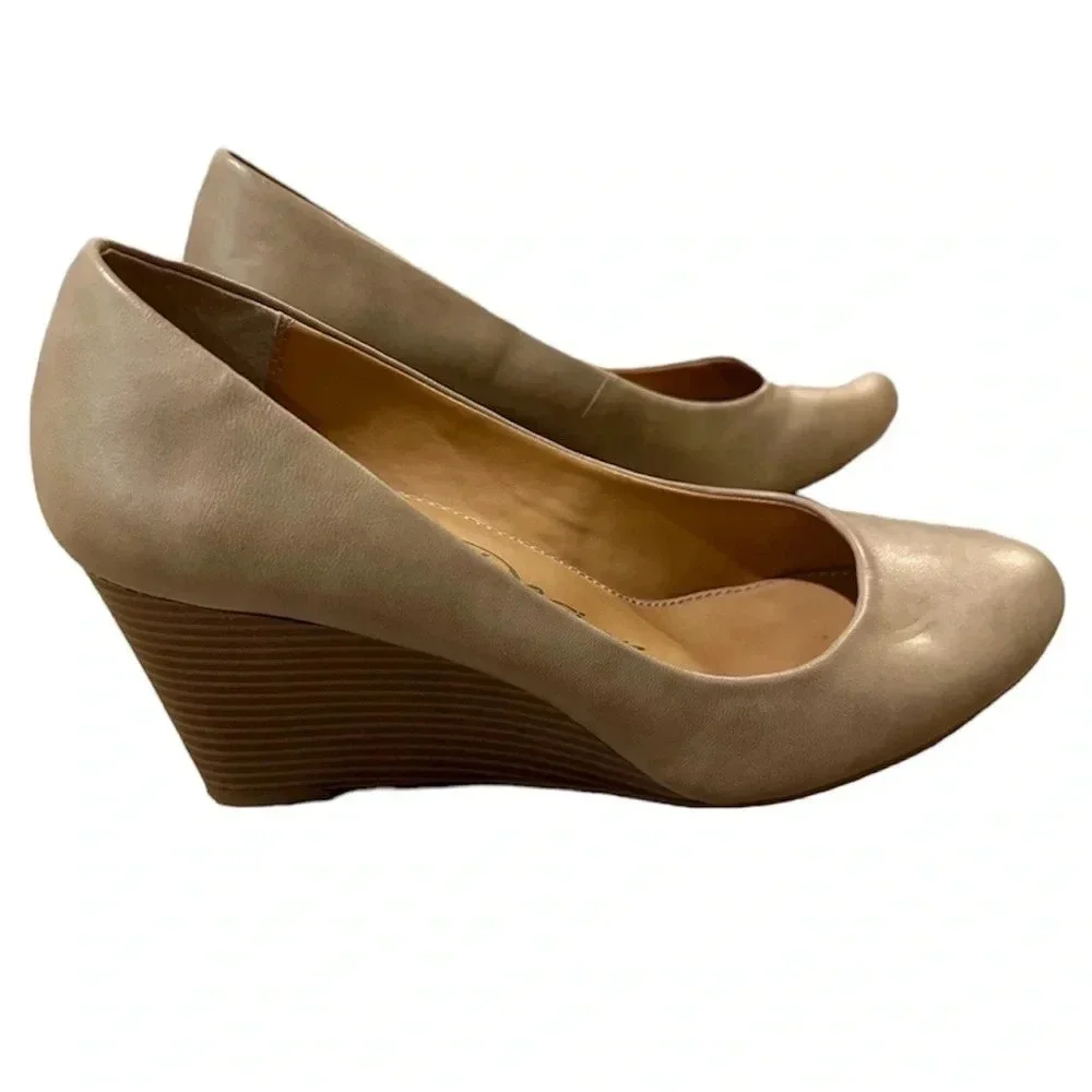 MTI Design Women's Tan Faux Leather Rounded Toe Wedge Heels Size 10 GUC